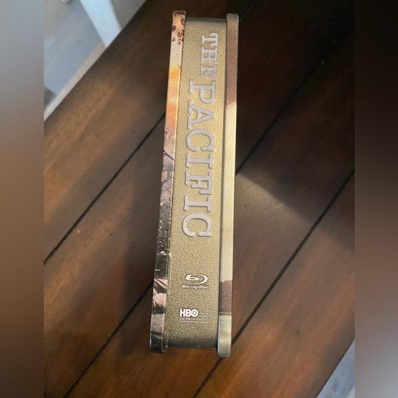 The pacific blu ray dvd set like new - Picture 1 of 6